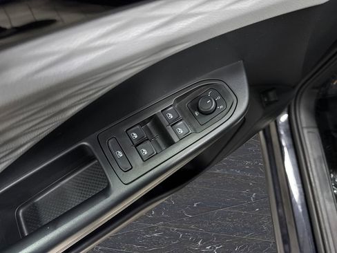 Used 2024 Volkswagen Taos S image 26