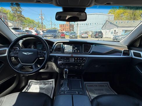 Used 2015 Hyundai Genesis 3.8 RWD image 38
