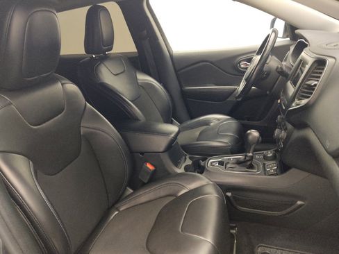 Used 2020 Jeep Cherokee Latitude Plus w/ Cold Weather Group image 21