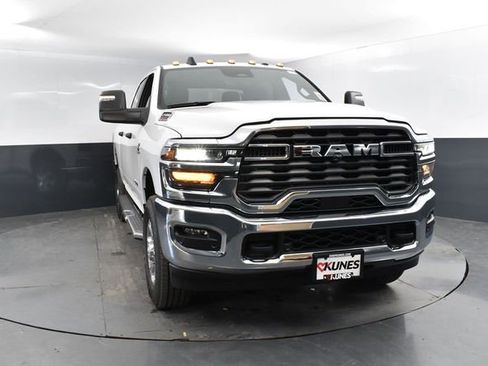 New 2025 RAM 2500 Big Horn AWD/4WD image 2