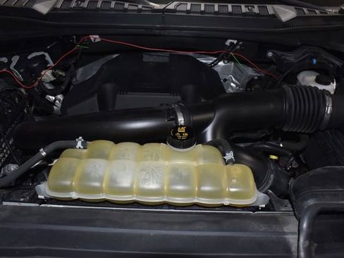 Used 2020 Ford F150 XLT image 11