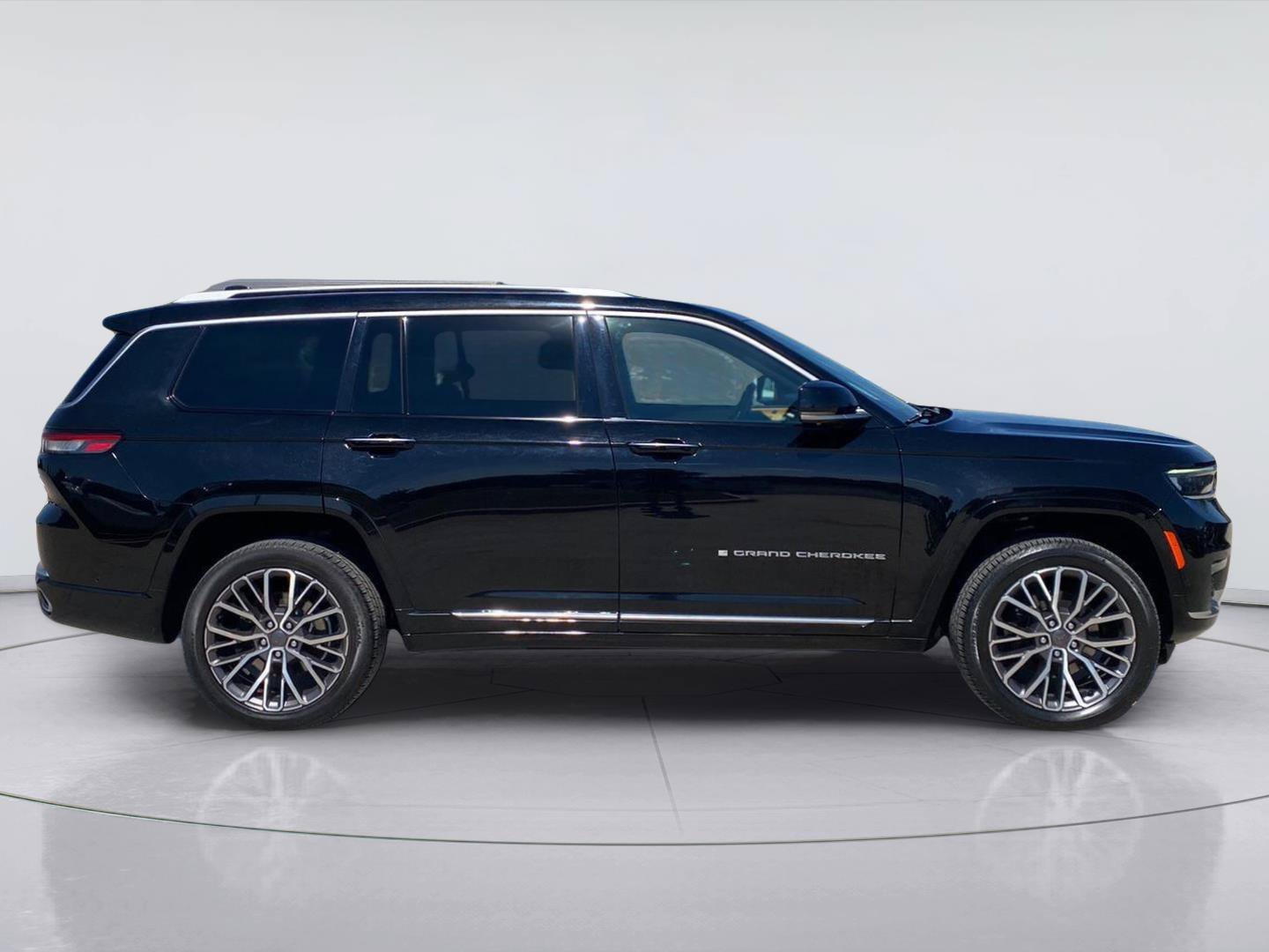 Used 2021 Jeep Grand Cherokee L Summit AWD/4WD image 6