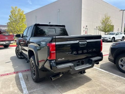 Used 2024 Toyota Tacoma TRD Off-Road w/ TRD Off Road Premium Package AWD/4WD image 7