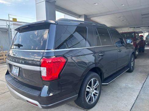 Used 2022 Ford Expedition XLT RWD image 5