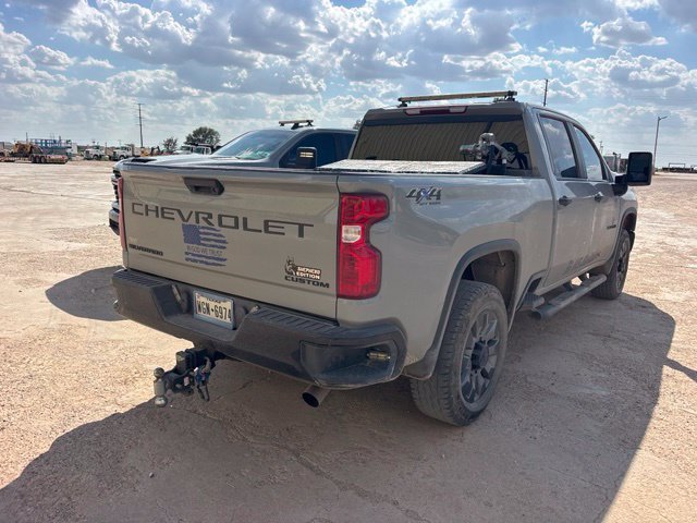 Used 2024 Chevrolet Silverado 2500 Custom AWD/4WD image 2