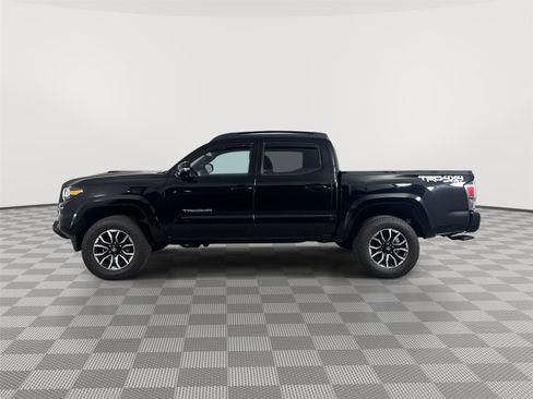 Used 2023 Toyota Tacoma TRD Sport w/ Technology Package image 4