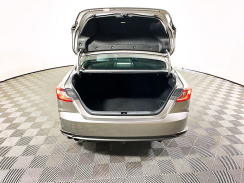 Used 2025 Toyota Camry SE w/ Convenience Package FWD image 31