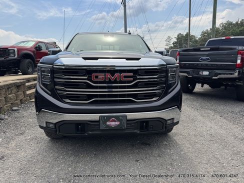 Used 2022 GMC Sierra 1500 SLT AWD/4WD image 4