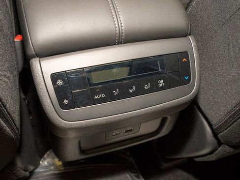 New 2025 Nissan Pathfinder SV image 9