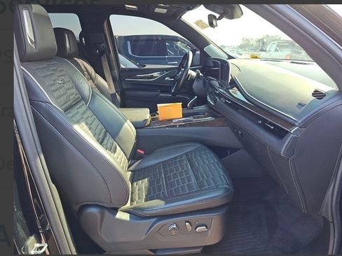 Used 2024 Cadillac Escalade Sport Platinum image 9