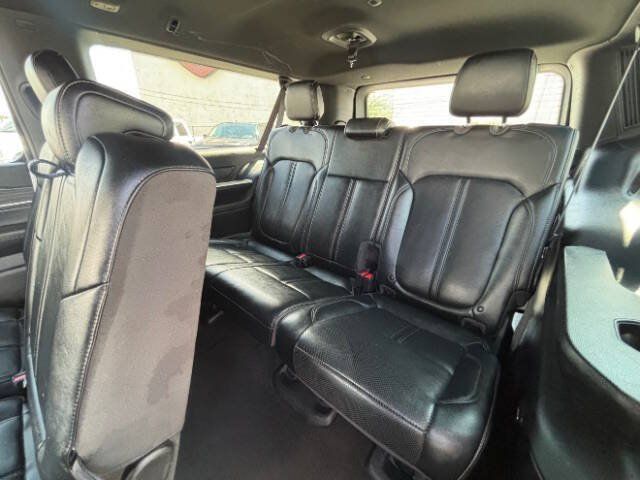 Used 2024 Jeep Wagoneer L Series II RWD image 19