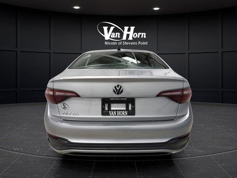 Used 2022 Volkswagen Jetta S image 11