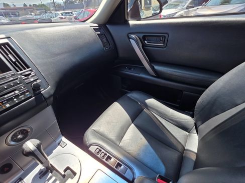 Used 2005 INFINITI FX35 2WD w/ (U01) Technology Pkg image 37