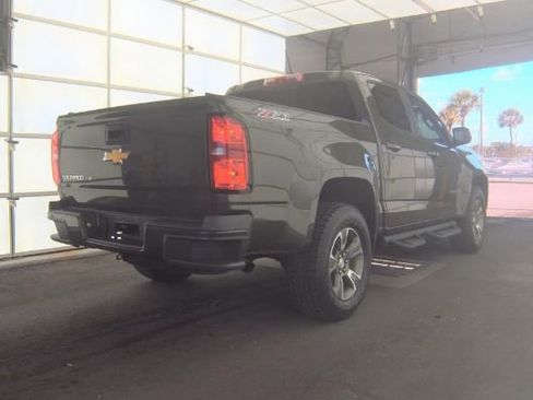 Used 2018 Chevrolet Colorado Z71 AWD/4WD image 3