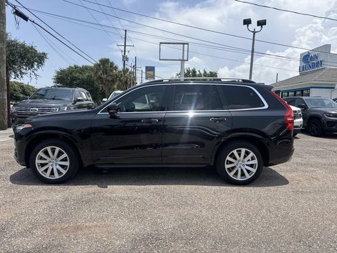 Used 2017 Volvo XC90 T6 Momentum w/ Vision Package AWD/4WD image 4