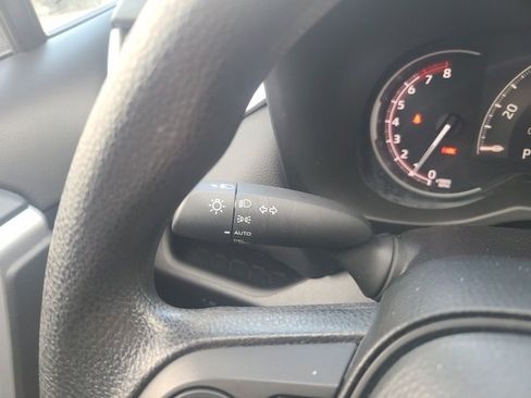 Used 2025 Toyota RAV4 XLE image 22