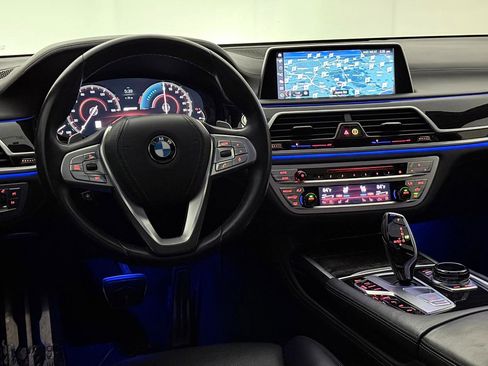 Used 2018 BMW 740e xDrive AWD/4WD image 35