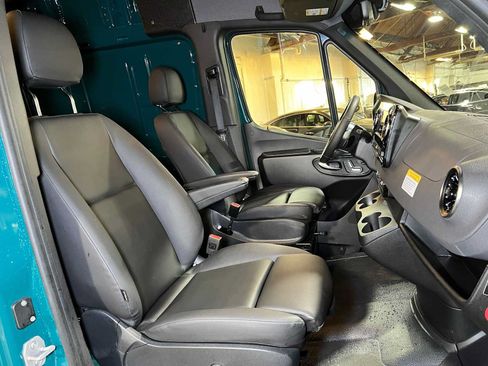 Used 2026 Mercedes-Benz Sprinter 2500 image 13