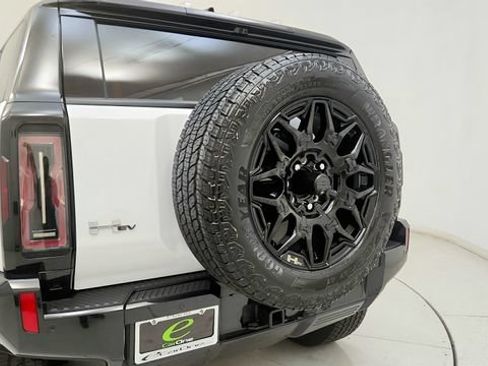 Used 2025 GMC Hummer EV 2X AWD/4WD image 25