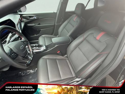 Used 2025 Chevrolet Trax RS w/ Sunroof Package FWD image 16