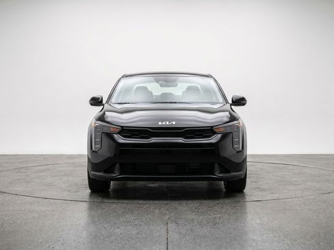 Used 2025 Kia K4 LXS image 2