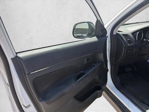 Used 2014 Mitsubishi Outlander Sport ES FWD image 11