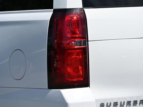 Used 2019 Chevrolet Suburban LT AWD/4WD image 12