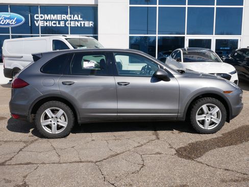 Used 2011 Porsche Cayenne S image 2