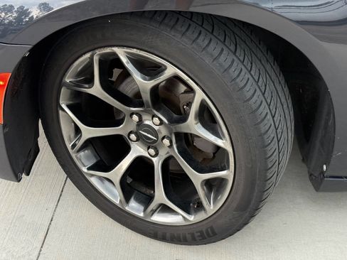 Used 2016 Chrysler 300 S w/ Safetytec Plus Group RWD image 13