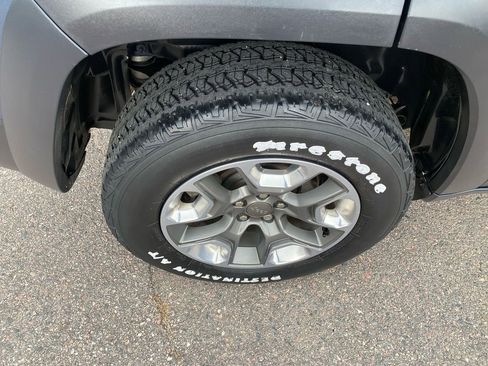 Used 2019 Jeep Cherokee Trailhawk w/ Cold Weather Group image 13