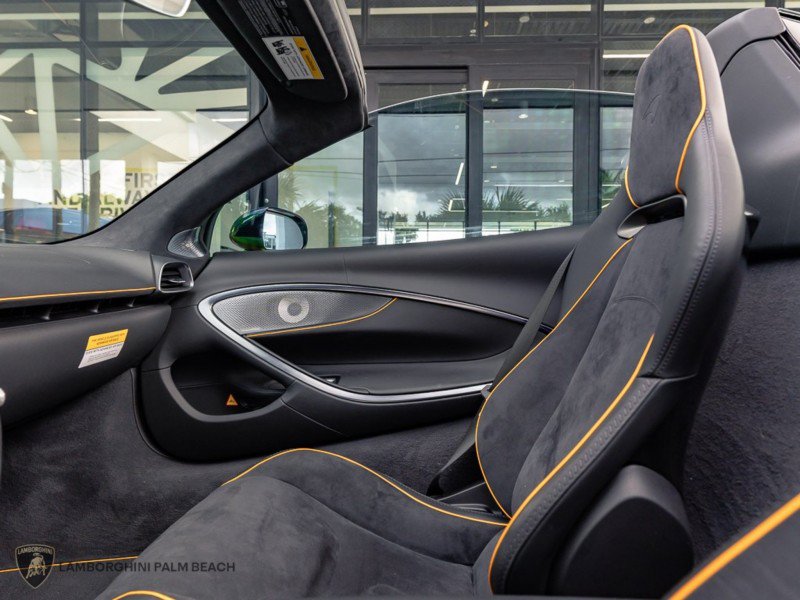 Used 2025 McLaren Artura Spider RWD image 28