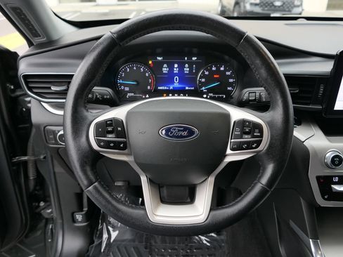 Used 2021 Ford Explorer XLT w/ Equipment Group 202A RWD image 20