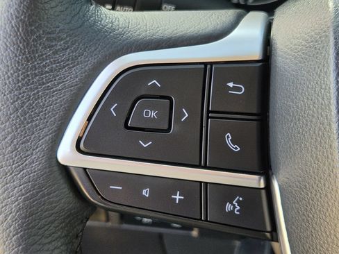 Used 2026 Toyota Sienna XLE FWD image 24