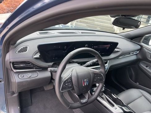 Used 2024 Buick Envista Sport Touring w/ Convenience I Package image 8