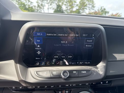Used 2024 Chevrolet Camaro LT RWD image 27