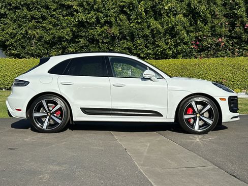 Certified 2025 Porsche Macan GTS AWD/4WD image 9