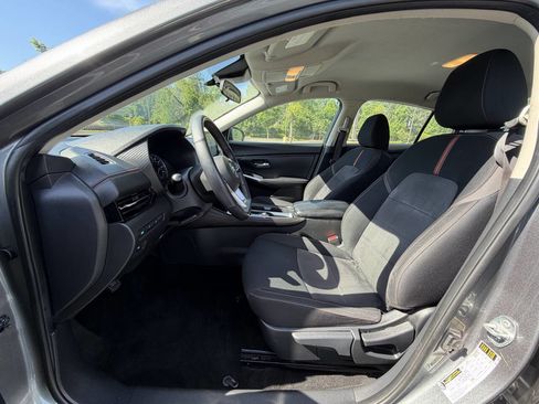 Used 2020 Nissan Sentra SR w/ Lighting Package FWD image 10