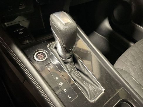 Used 2021 Nissan Kicks SV FWD image 28