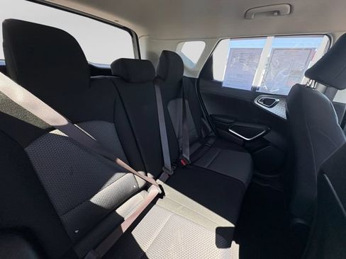 Used 2025 Kia Soul LX w/ LX Technology Package FWD image 29