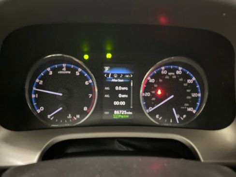 Used 2017 Toyota RAV4 Platinum w/ All Weather Liner Package AWD/4WD image 20