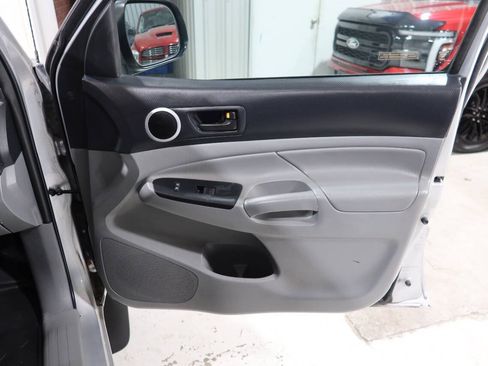 Used 2013 Toyota Tacoma PreRunner w/ SR5 Pkg RWD image 13