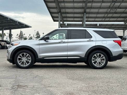 Certified 2022 Ford Explorer XLT w/ Equipment Group 202A image 7