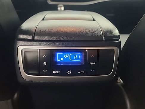 Used 2016 Toyota Highlander XLE AWD/4WD image 22
