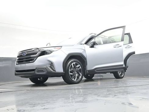 Used 2025 Subaru Forester Limited AWD/4WD image 43