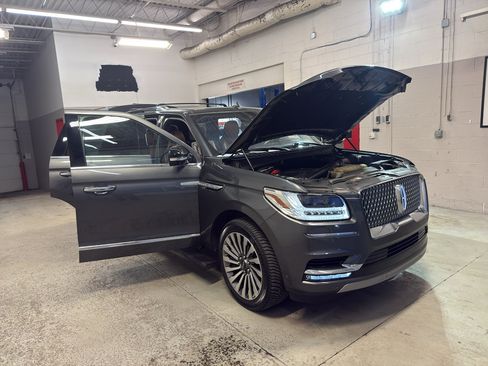 Used 2018 Lincoln Navigator Reserve w/ Technology Package AWD/4WD image 8
