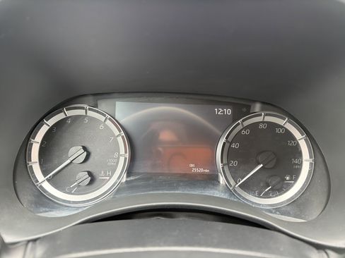 Used 2023 Toyota Highlander XLE image 17