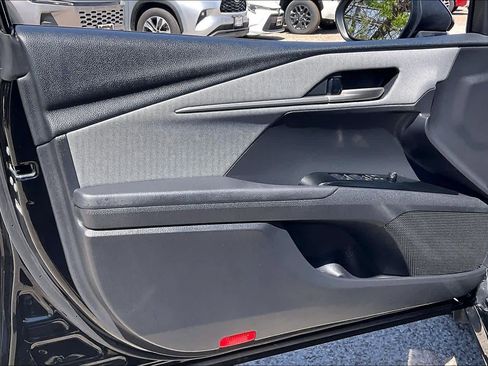 Used 2025 Toyota Camry LE w/ Convenience Package image 21