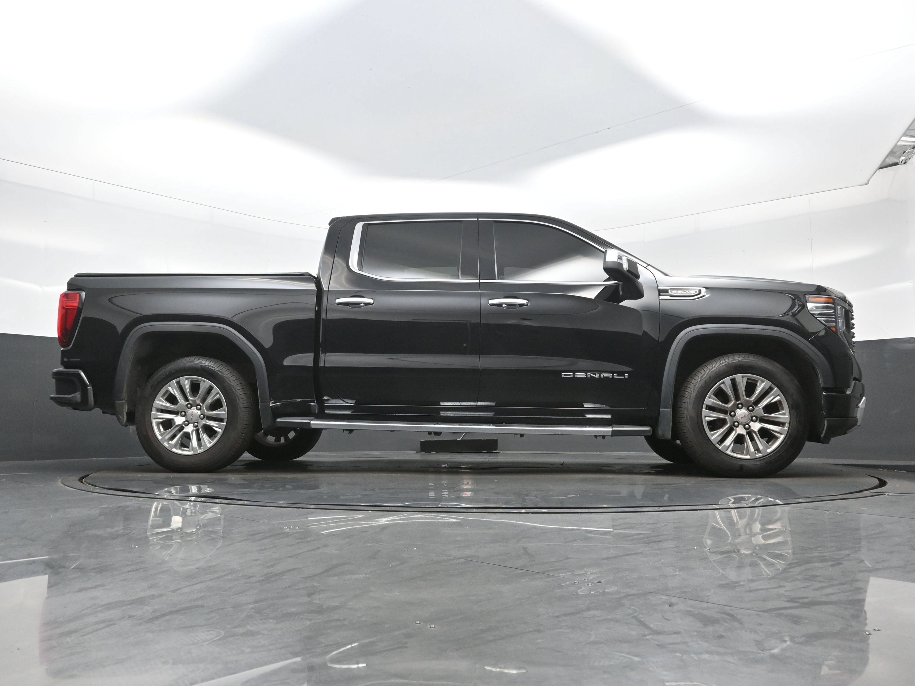Used 2023 GMC Sierra 1500 Denali AWD/4WD image 35