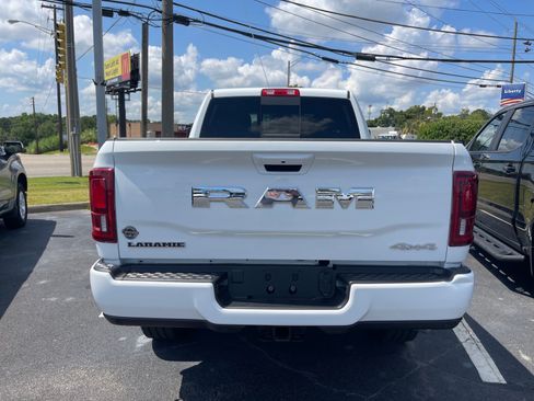 Used 2026 RAM 2500 Laramie AWD/4WD image 13