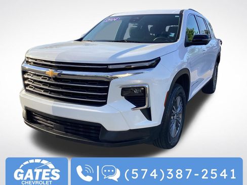 Used 2024 Chevrolet Traverse LT FWD image 5